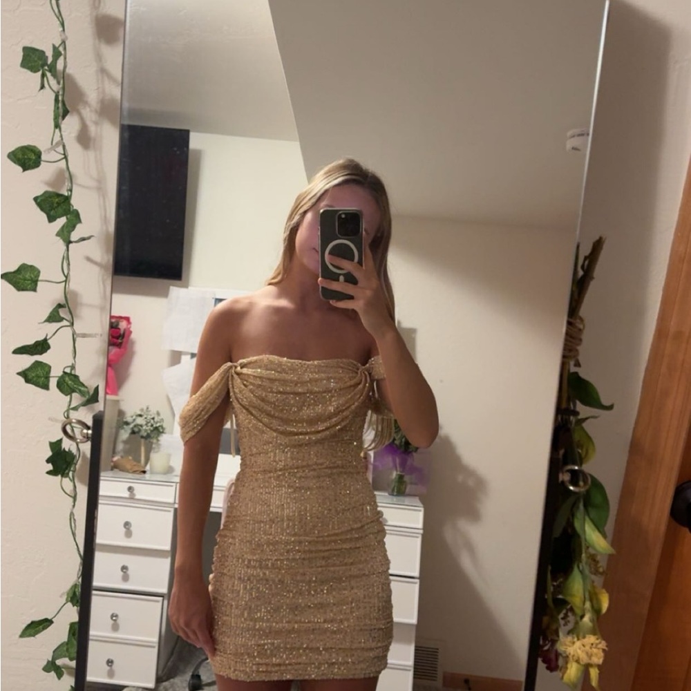 Chic Strapless Gold Dress